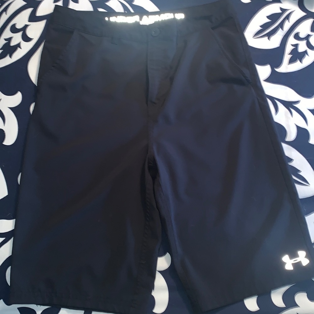 Under Armour Black Golf Dress Shorts - wrinkle resistant EUC W30 L20